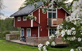 Sea Side Cabin